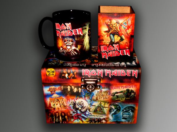 Baú com Caneca e Porta Lápis Iron Maiden